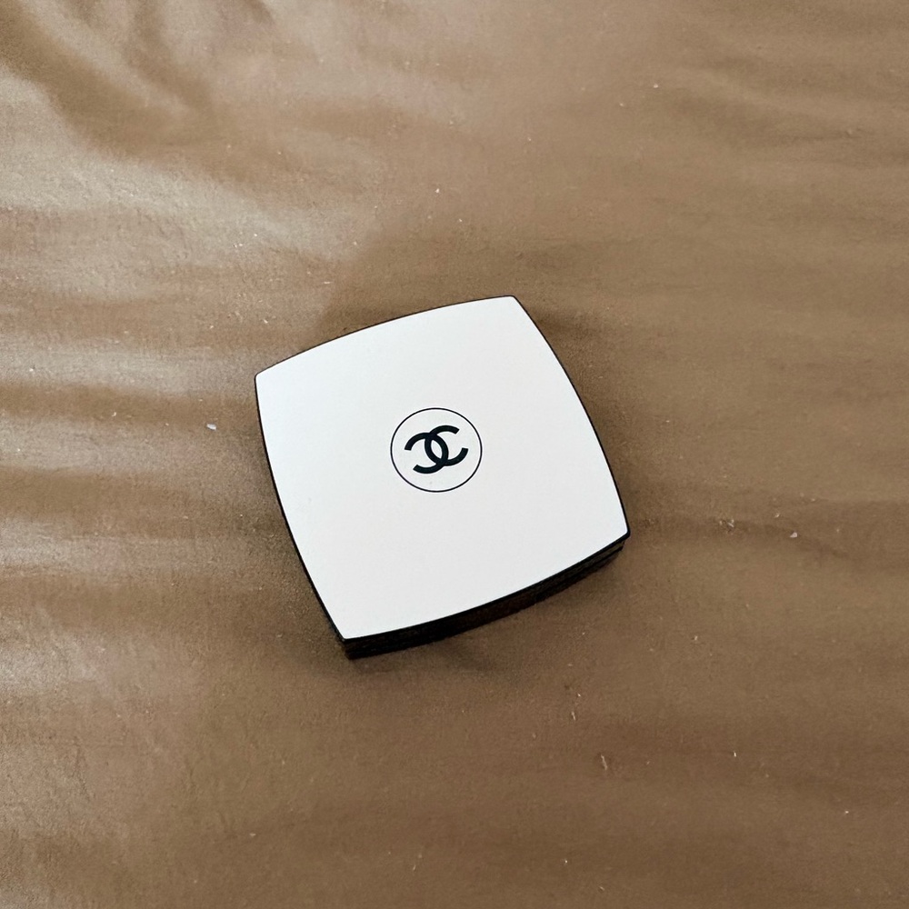 Chanel health glow natural eyeshadow palette Warm